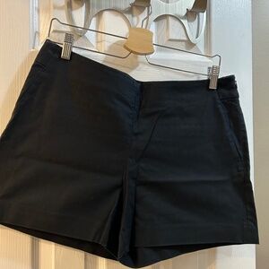 Banana Republic Black Slim Fit Shorts – Size 10, Dressy & Flattering